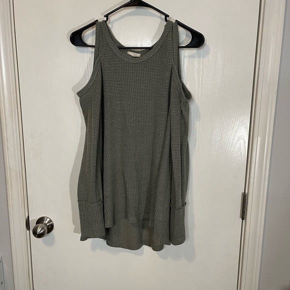 I.JOAH Cold Shoulder Sweater - Picture 4 of 5